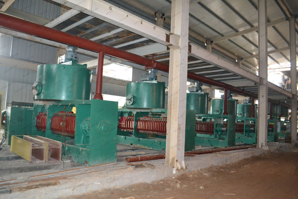 آلة معالجة زيت الخروع التجارية على نطاق صغير في لبنان مصنع توريد آلة